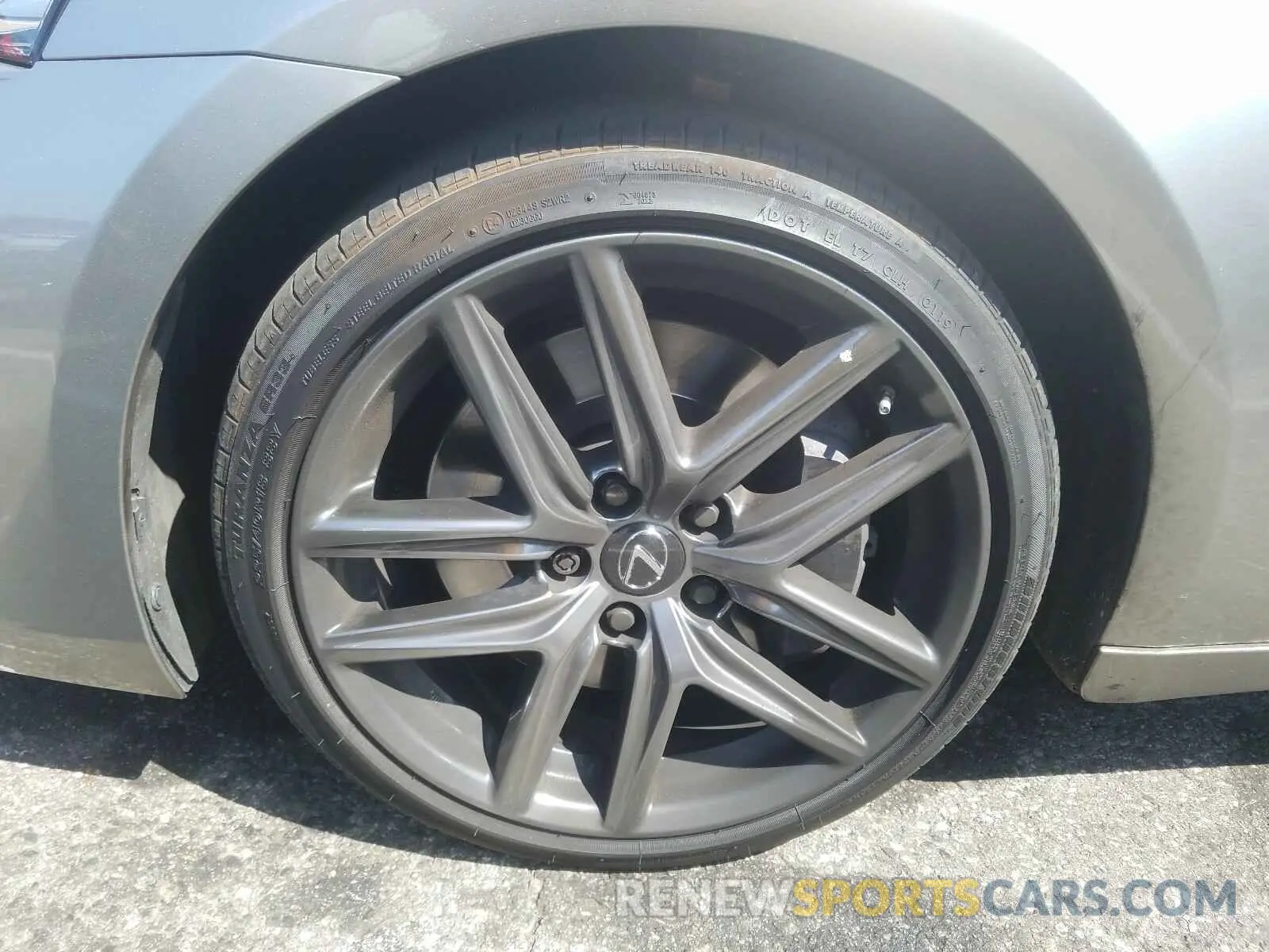9 fotografías del automóvil dañado JTHBA1D23K5094192 LEXUS IS 2019
