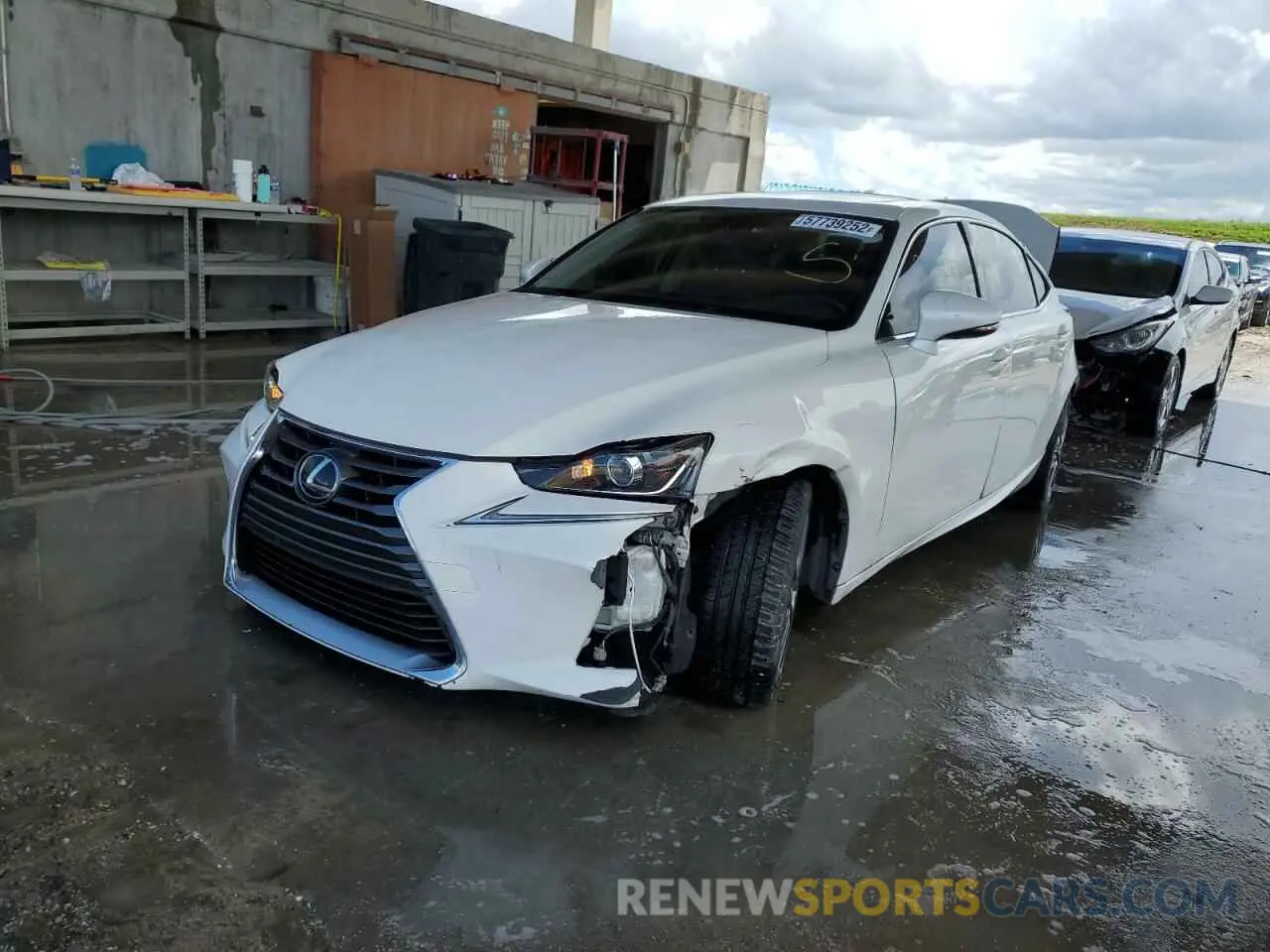 2 fotografías del automóvil dañado JTHBA1D24K5092659 LEXUS IS 2019