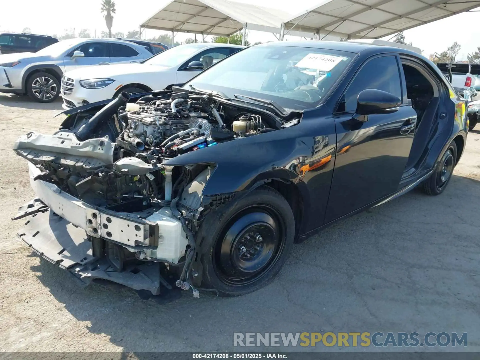 2 fotografías del automóvil dañado JTHBA1D24K5097117 LEXUS IS 2019