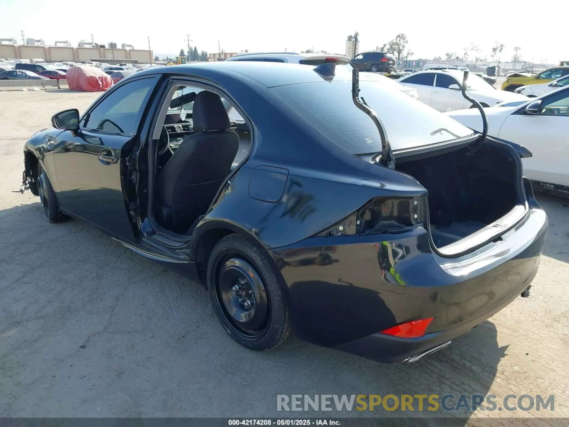3 fotografías del automóvil dañado JTHBA1D24K5097117 LEXUS IS 2019