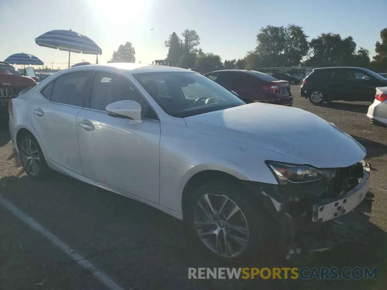 4 fotografías del automóvil dañado JTHBA1D25K5084201 LEXUS IS 2019