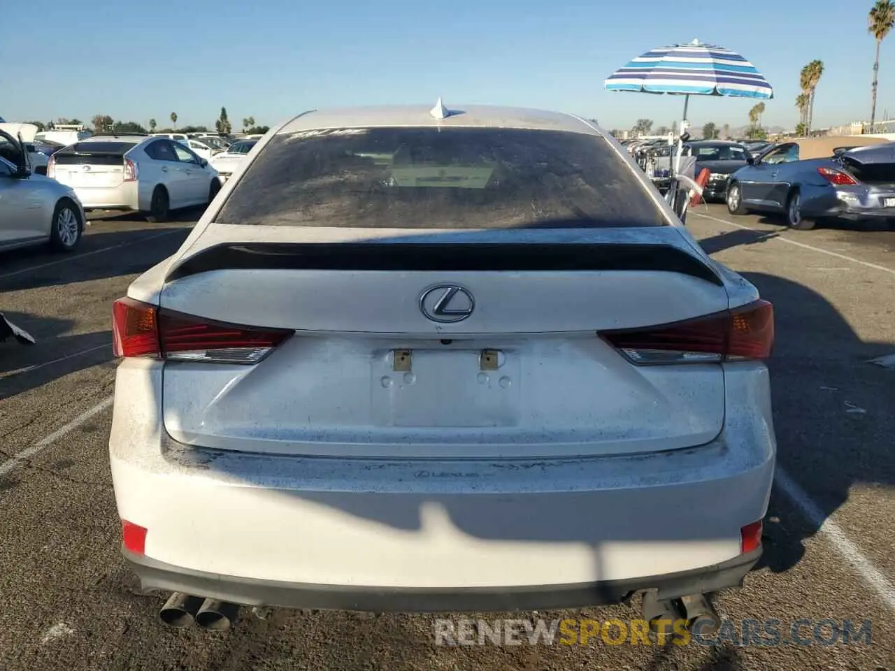 6 fotografías del automóvil dañado JTHBA1D25K5084201 LEXUS IS 2019