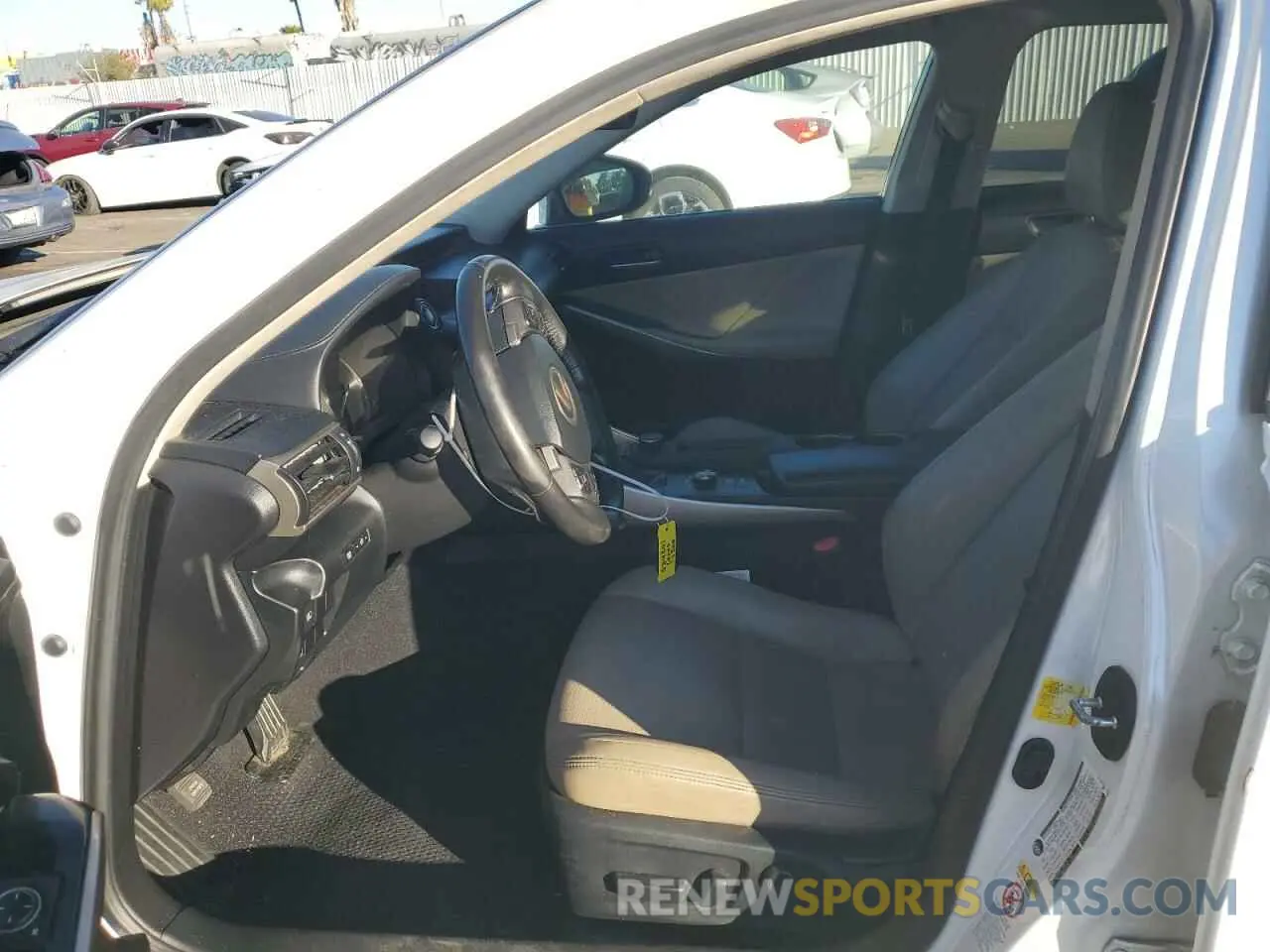 7 fotografías del automóvil dañado JTHBA1D25K5084201 LEXUS IS 2019