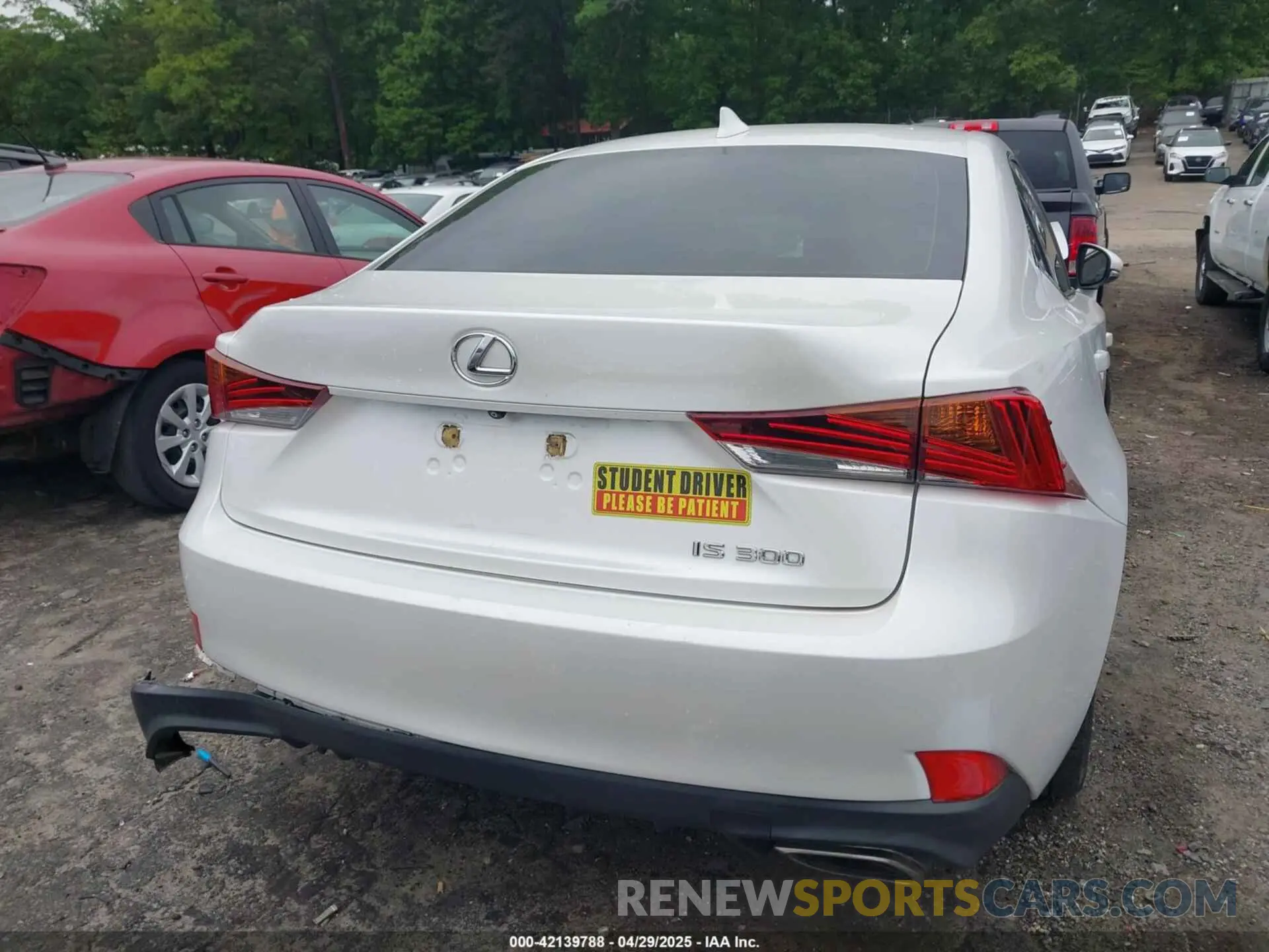 16 fotografías del automóvil dañado JTHBA1D26K5087074 LEXUS IS 2019