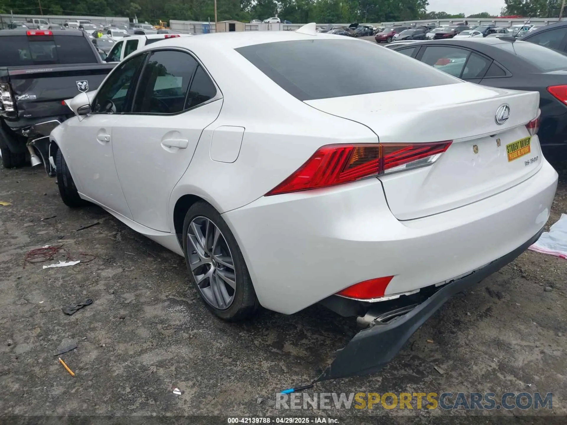 3 fotografías del automóvil dañado JTHBA1D26K5087074 LEXUS IS 2019