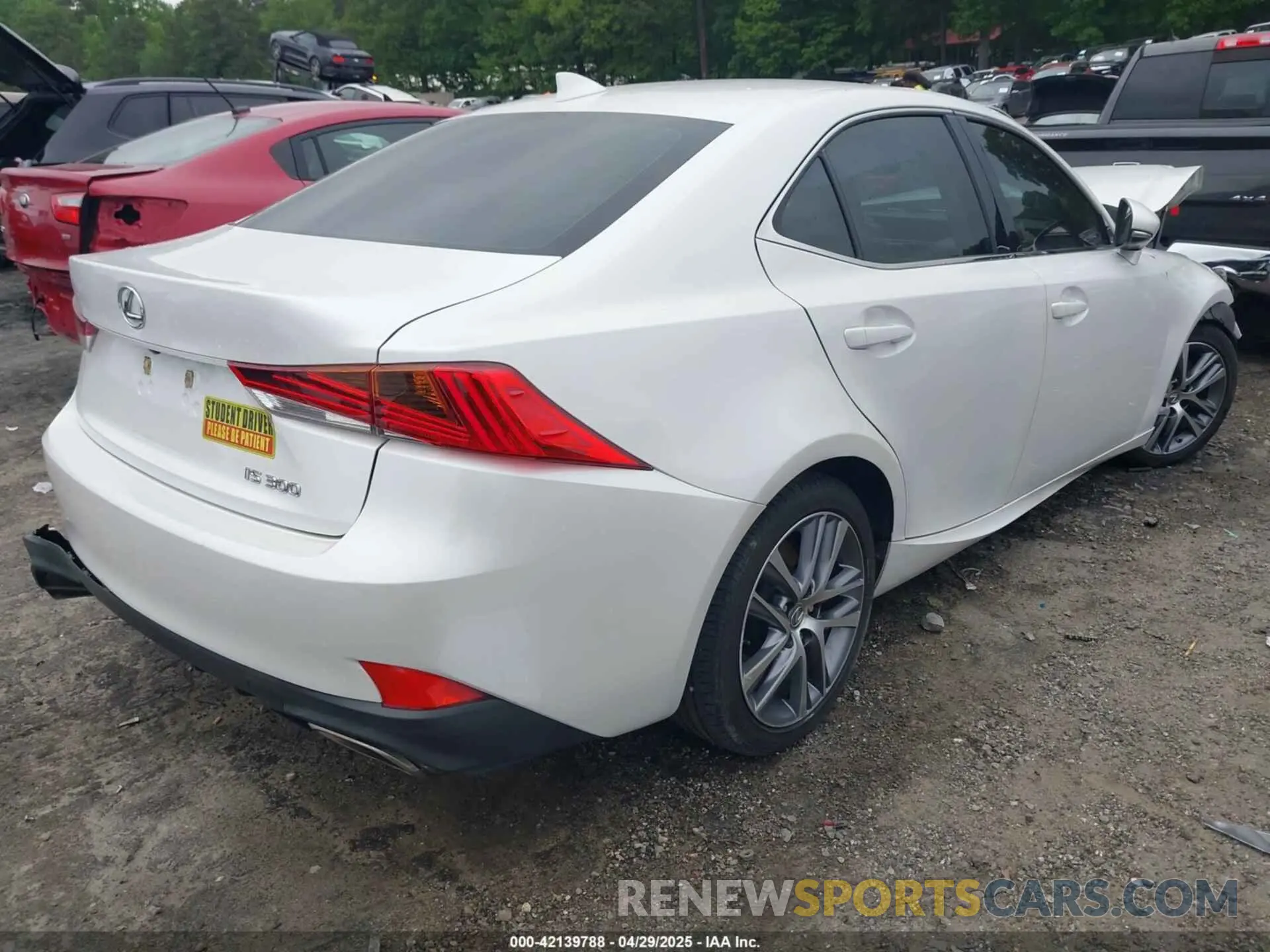 4 fotografías del automóvil dañado JTHBA1D26K5087074 LEXUS IS 2019