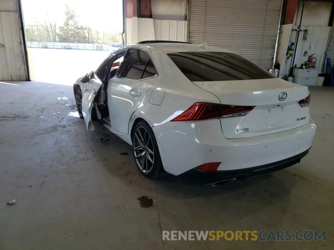 3 fotografías del automóvil dañado JTHBA1D26K5096213 LEXUS IS 2019
