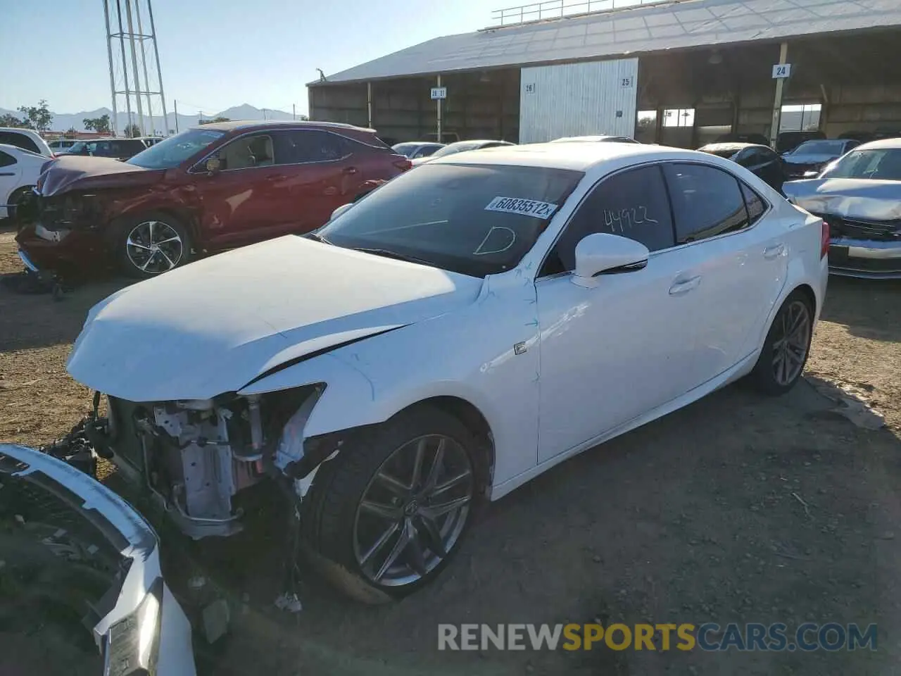 2 fotografías del automóvil dañado JTHBA1D29K5087067 LEXUS IS 2019