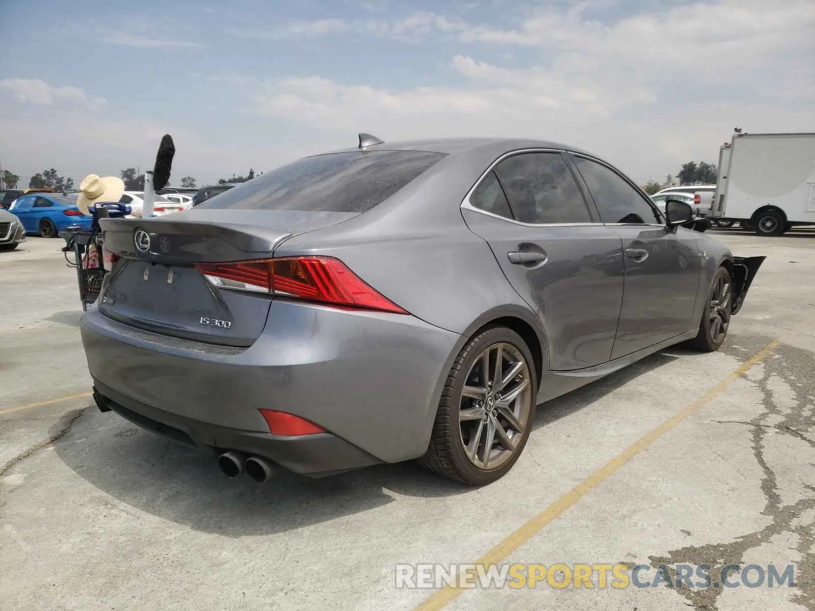 4 fotografías del automóvil dañado JTHBA1D29K5087618 LEXUS IS 2019