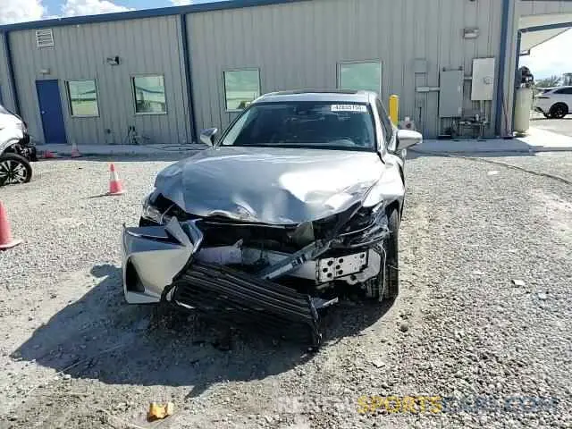 14 fotografías del automóvil dañado JTHBA1D2XK5092097 LEXUS IS 2019