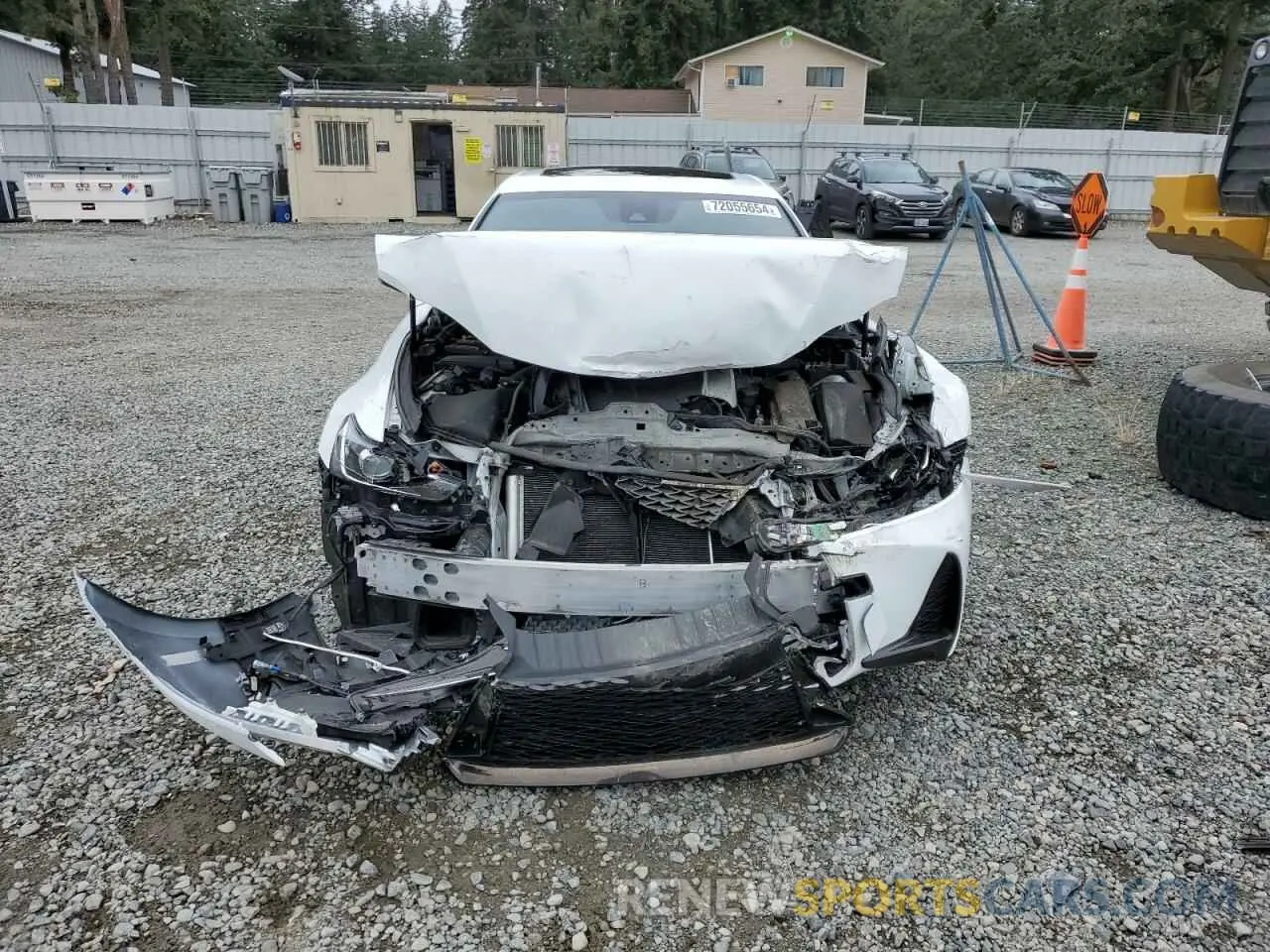 5 fotografías del automóvil dañado JTHBZ1D26K5034044 LEXUS IS 2019
