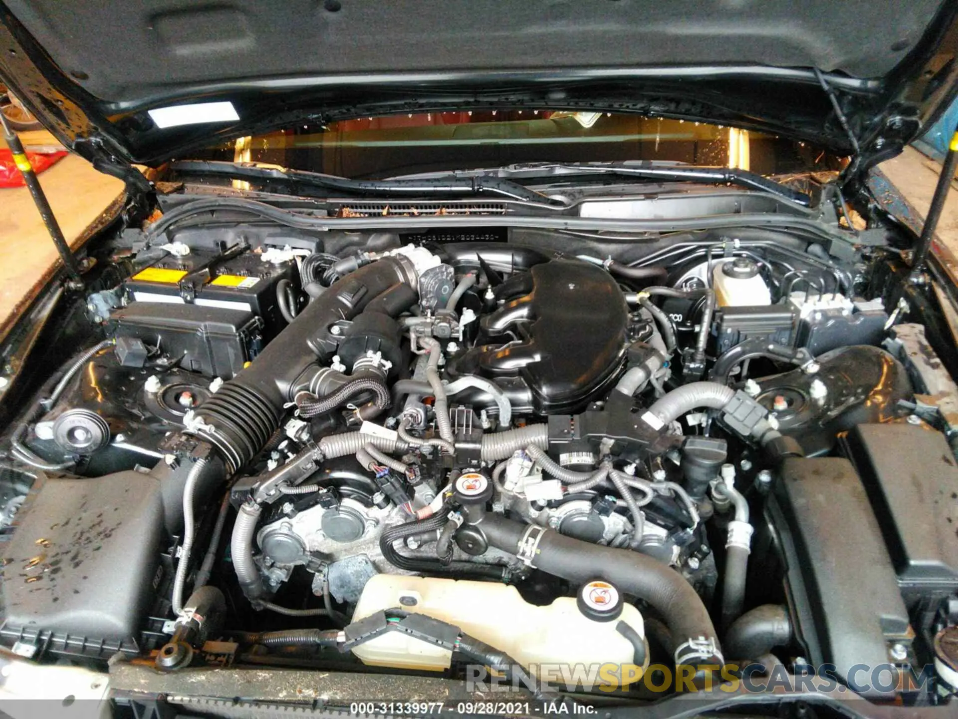 10 fotografías del automóvil dañado JTHC81D21K5034430 LEXUS IS 2019