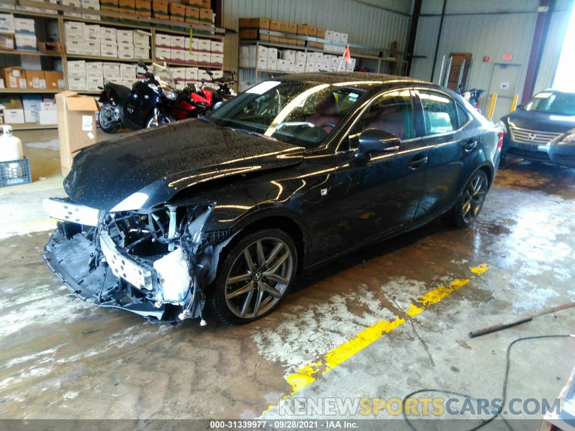 2 fotografías del automóvil dañado JTHC81D21K5034430 LEXUS IS 2019