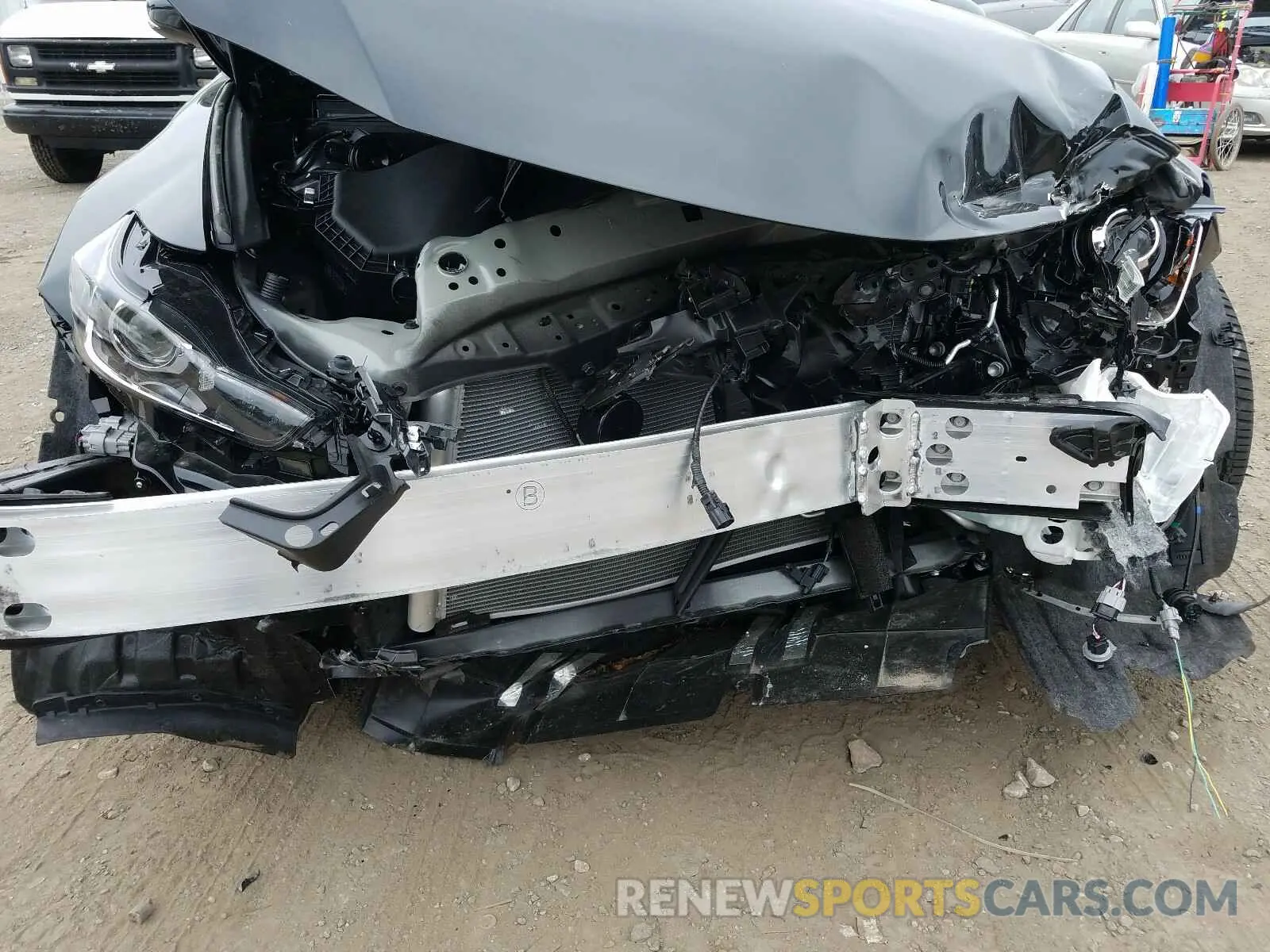 9 fotografías del automóvil dañado JTHC81D22K5037238 LEXUS IS 2019