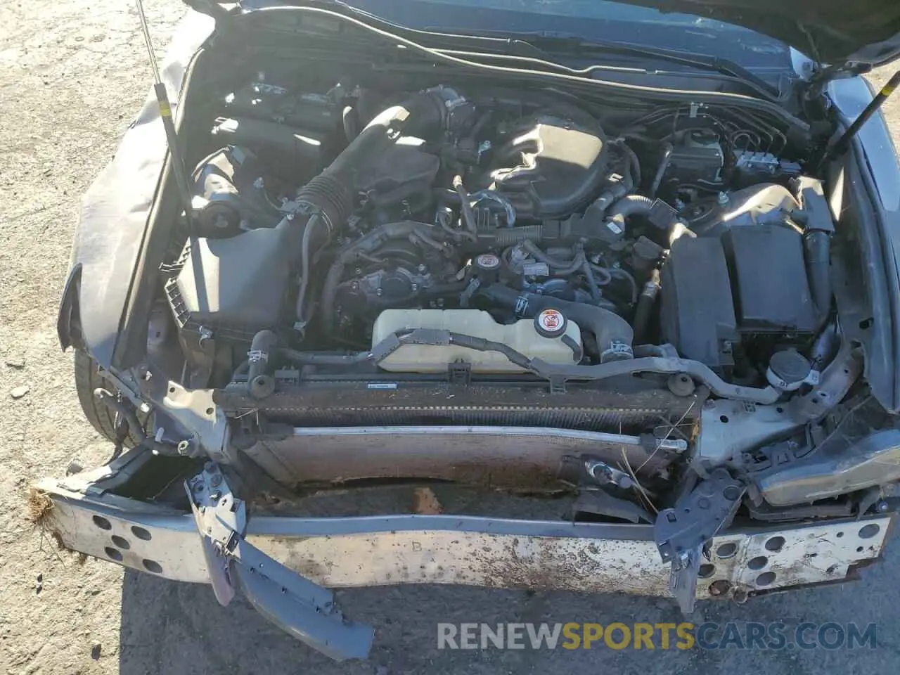 11 fotografías del automóvil dañado JTHC81D24K5035331 LEXUS IS 2019