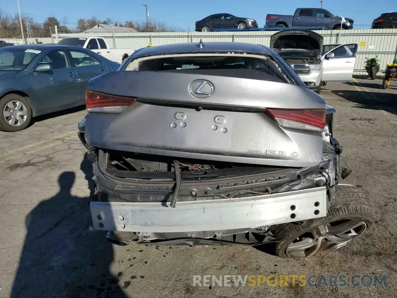 6 fotografías del automóvil dañado JTHC81D24K5035331 LEXUS IS 2019