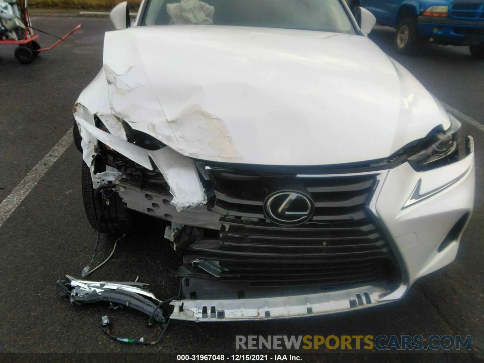 6 fotografías del automóvil dañado JTHC81D25K5034284 LEXUS IS 2019