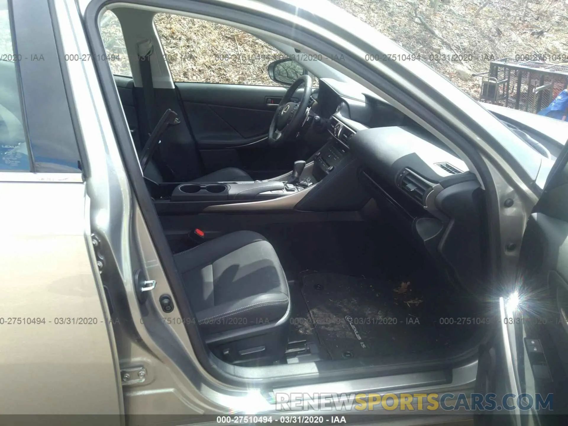 5 fotografías del automóvil dañado JTHC81D25K5037007 LEXUS IS 2019