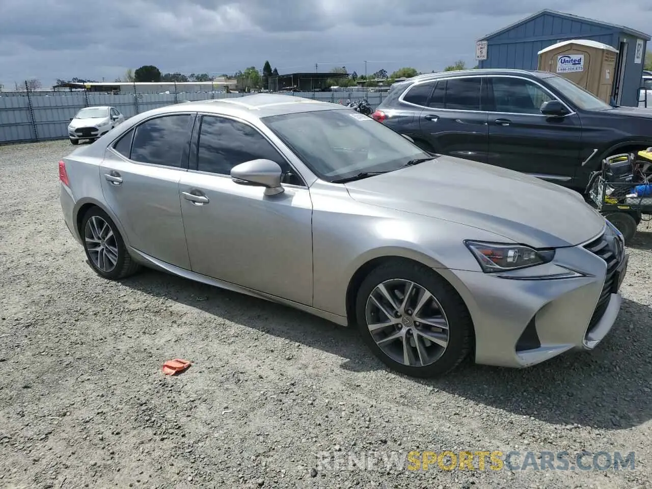 4 fotografías del automóvil dañado JTHC81D26K5036545 LEXUS IS 2019