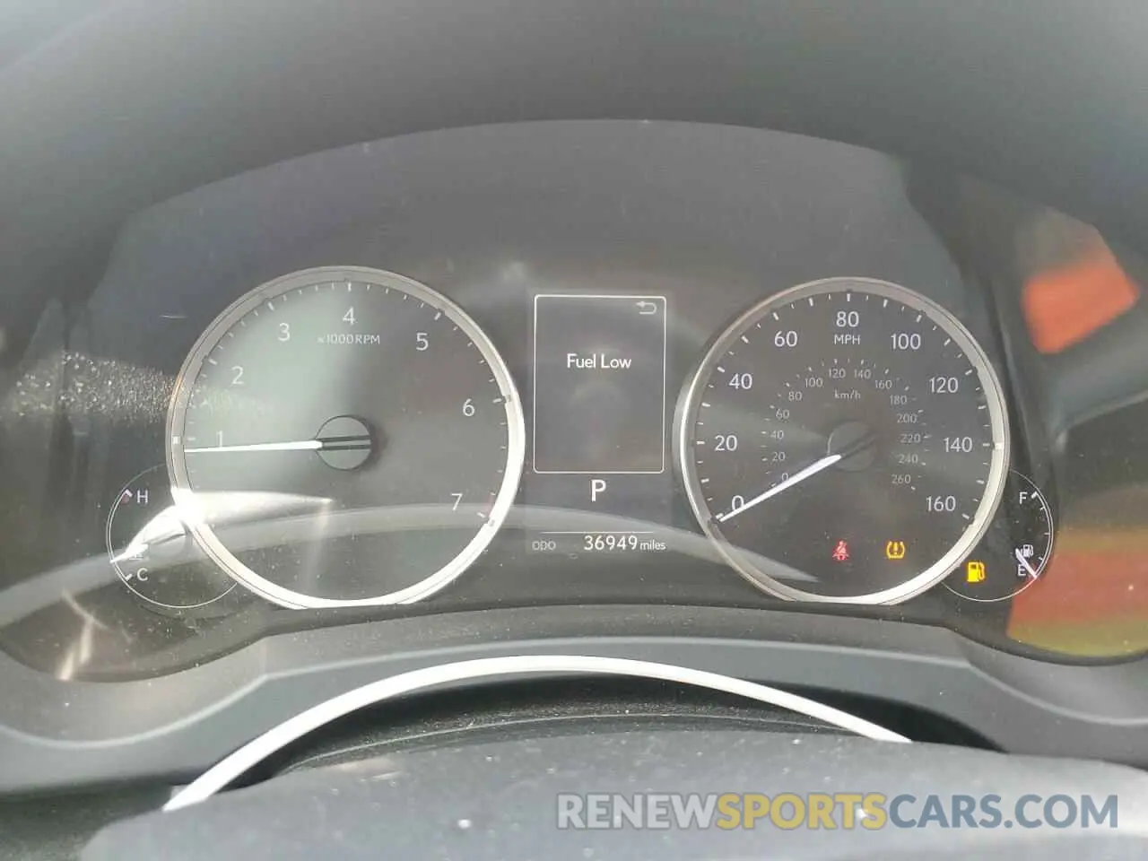 9 fotografías del automóvil dañado JTHC81D26K5036545 LEXUS IS 2019