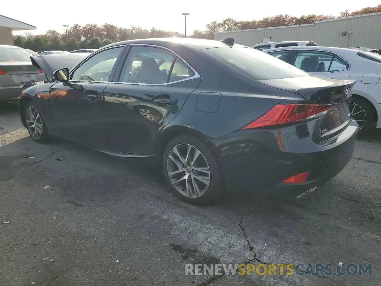 2 fotografías del automóvil dañado JTHC81D26K5039235 LEXUS IS 2019
