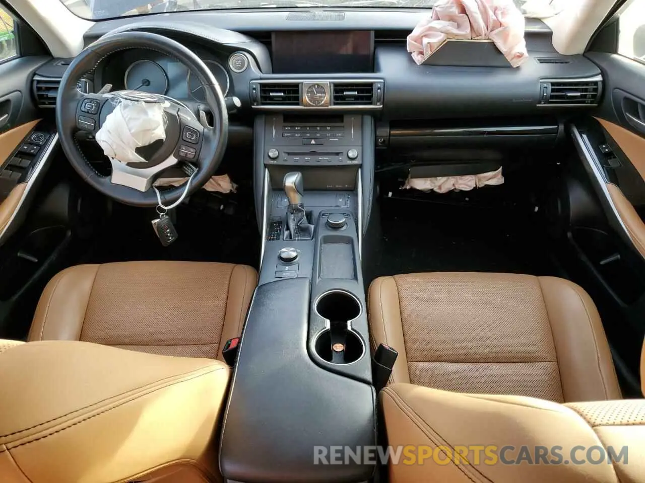 8 fotografías del automóvil dañado JTHC81D26K5039235 LEXUS IS 2019