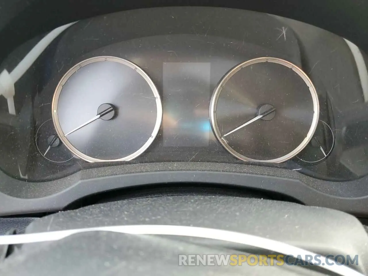 9 fotografías del automóvil dañado JTHC81D26K5039235 LEXUS IS 2019