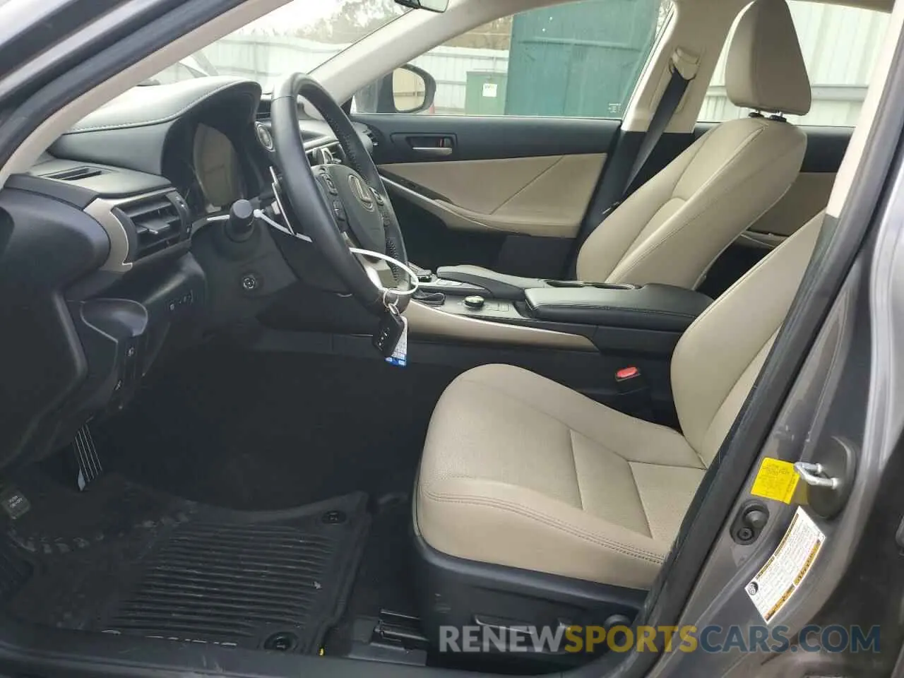 7 fotografías del automóvil dañado JTHC81D27K5035968 LEXUS IS 2019