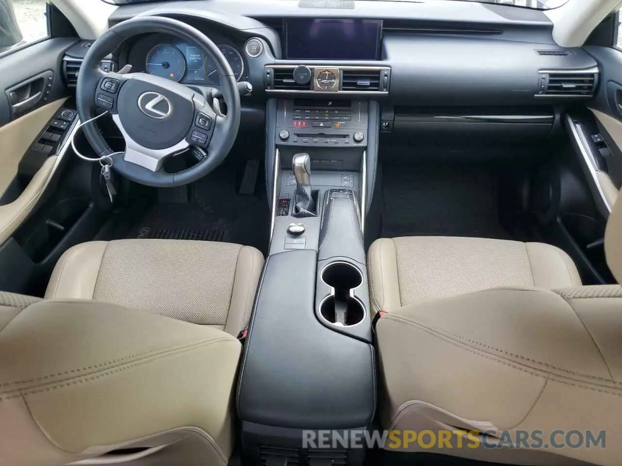 8 fotografías del automóvil dañado JTHC81D27K5035968 LEXUS IS 2019