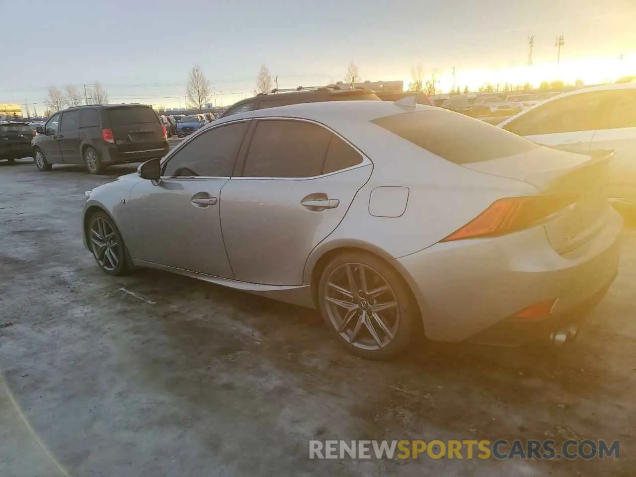 2 fotografías del automóvil dañado JTHC81D27K5037896 LEXUS IS 2019