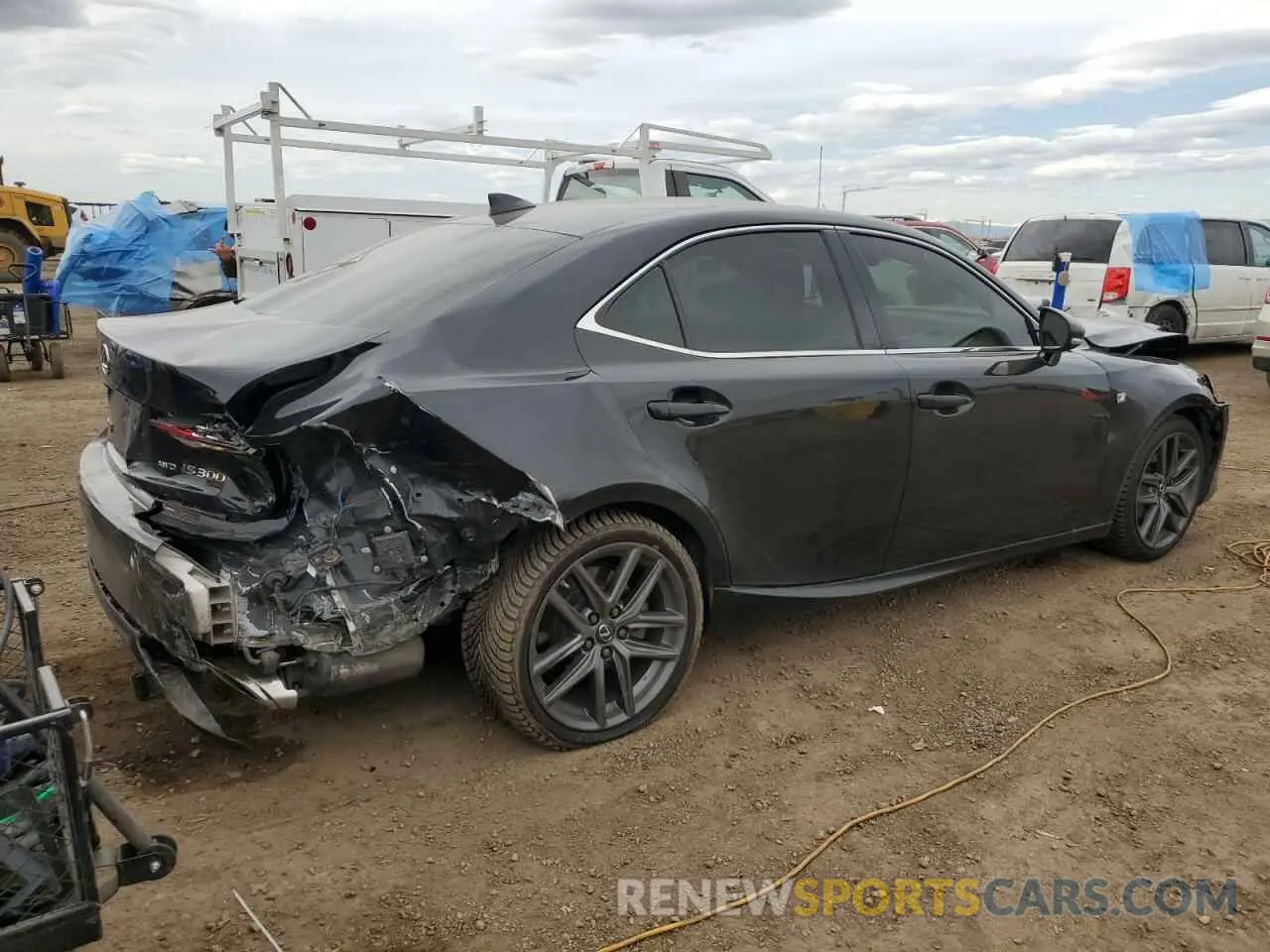 3 fotografías del automóvil dañado JTHC81D27K5039163 LEXUS IS 2019
