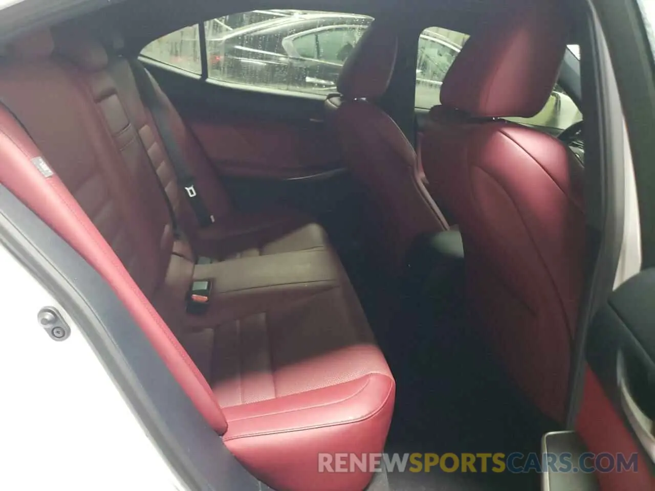 10 fotografías del automóvil dañado JTHC81D28K5037583 LEXUS IS 2019