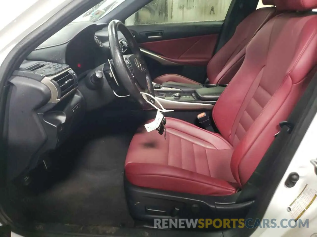 7 fotografías del automóvil dañado JTHC81D28K5037583 LEXUS IS 2019