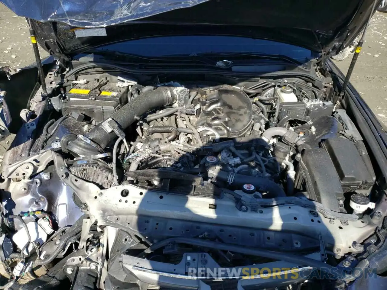 13 fotografías del automóvil dañado JTHC81D28K5039141 LEXUS IS 2019