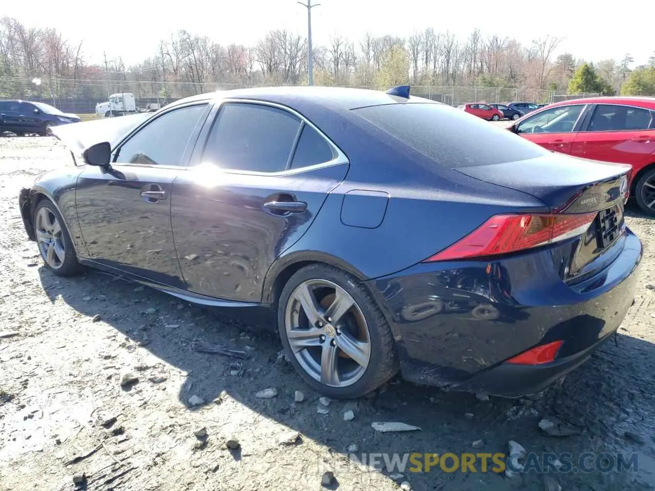2 fotografías del automóvil dañado JTHC81D28K5039141 LEXUS IS 2019