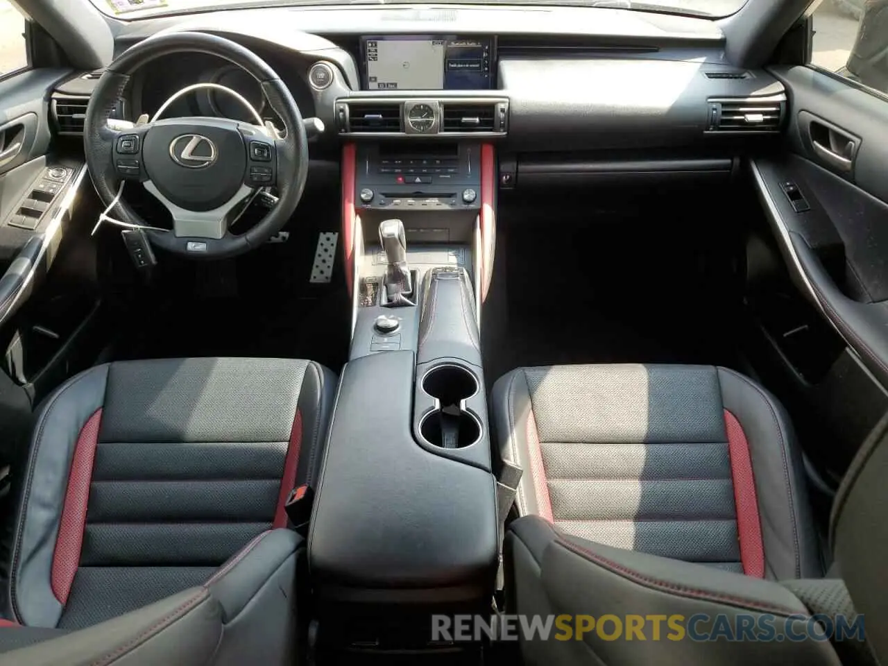 8 fotografías del automóvil dañado JTHC81D29K5039777 LEXUS IS 2019