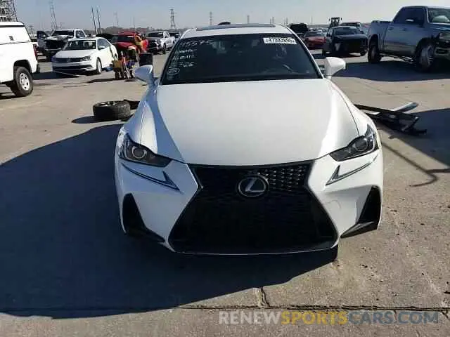 11 fotografías del automóvil dañado JTHC81D2XK5035169 LEXUS IS 2019