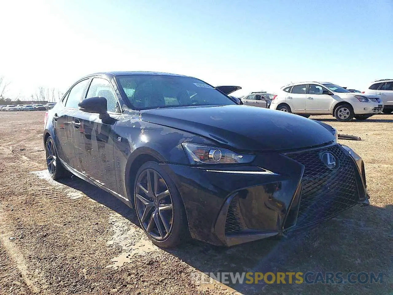 4 fotografías del automóvil dañado JTHC81D2XK5039979 LEXUS IS 2019