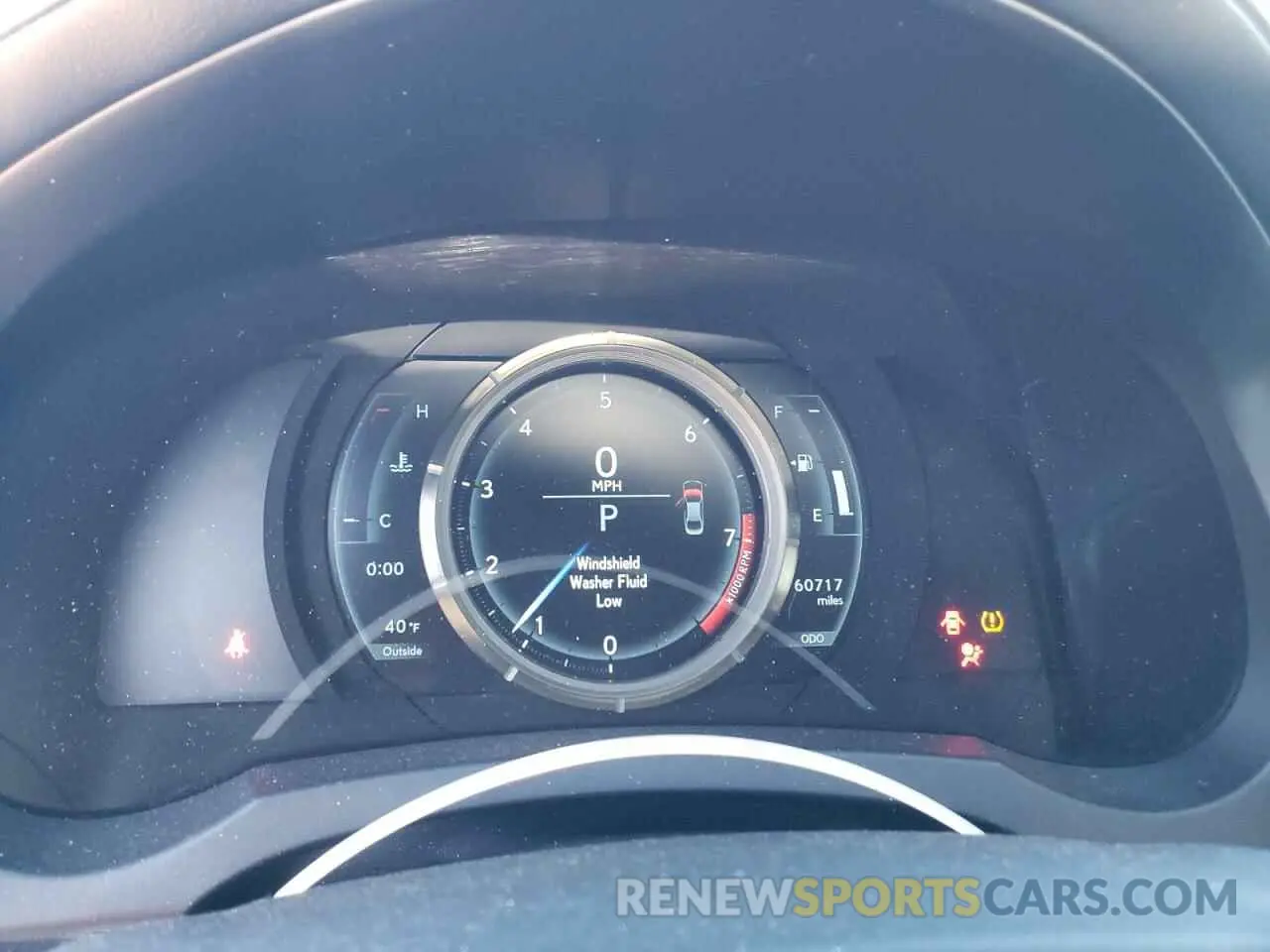 9 fotografías del automóvil dañado JTHC81D2XK5039979 LEXUS IS 2019