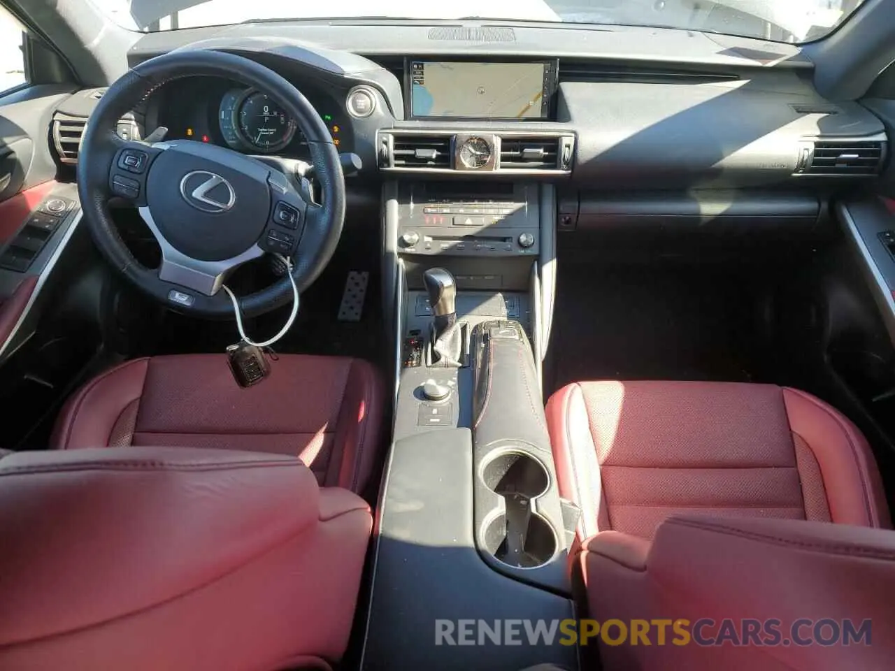 8 fotografías del automóvil dañado JTHCZ1D23K5016640 LEXUS IS 2019