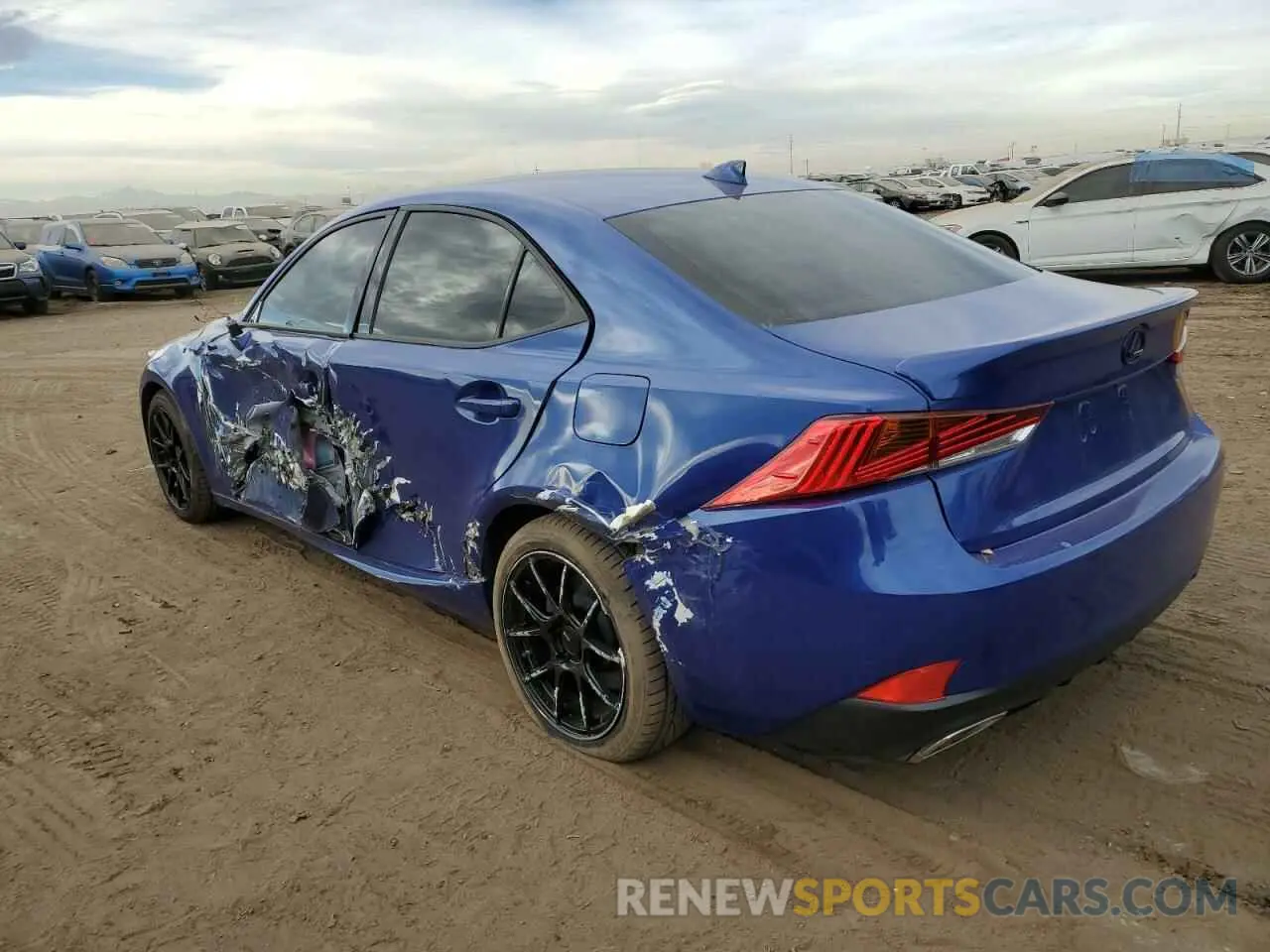 2 fotografías del automóvil dañado JTHA81F29L5041146 LEXUS IS 2020