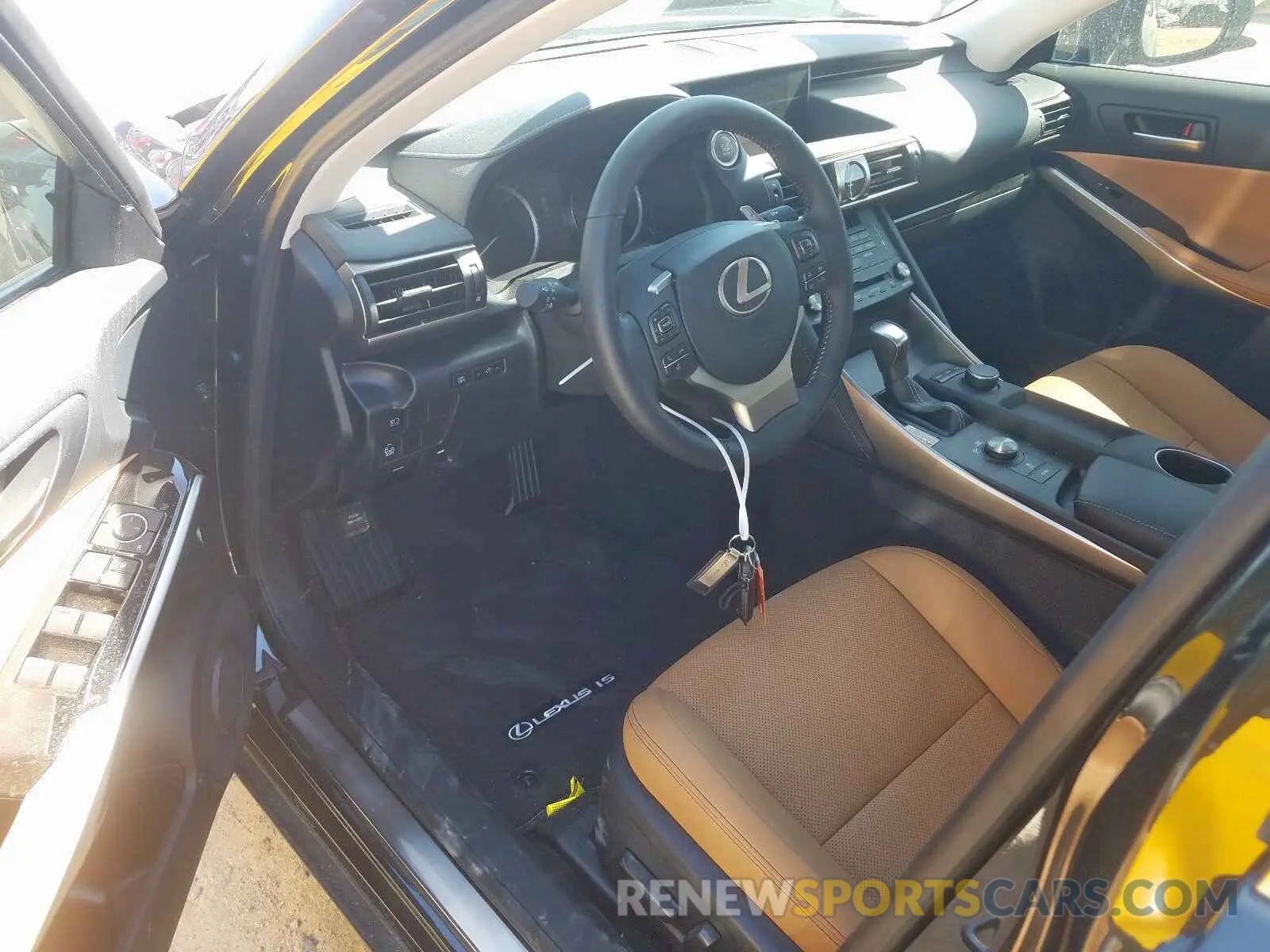 9 fotografías del automóvil dañado JTHAA1D21L5101895 LEXUS IS 2020