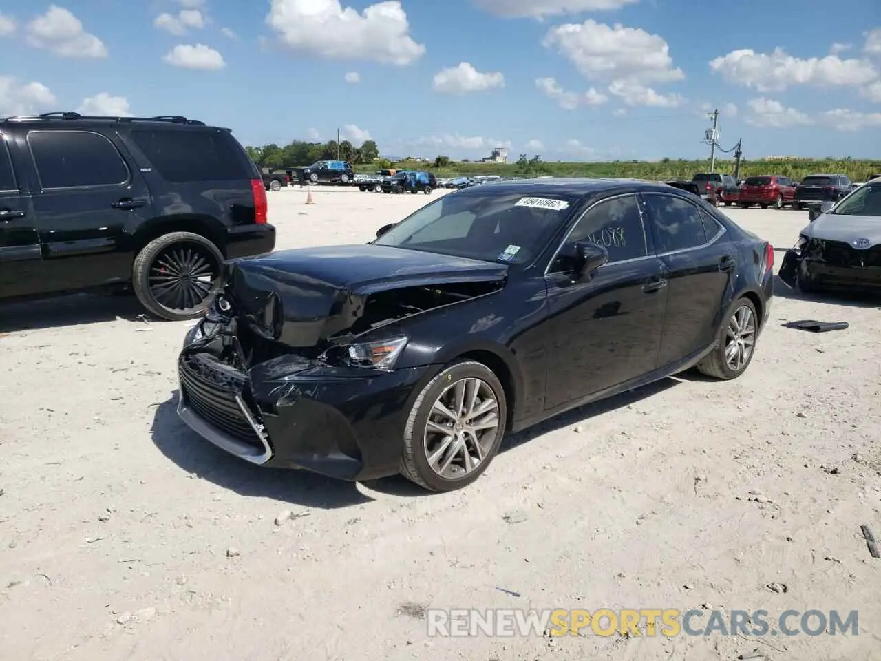 2 fotografías del automóvil dañado JTHAA1D21L5105865 LEXUS IS 2020