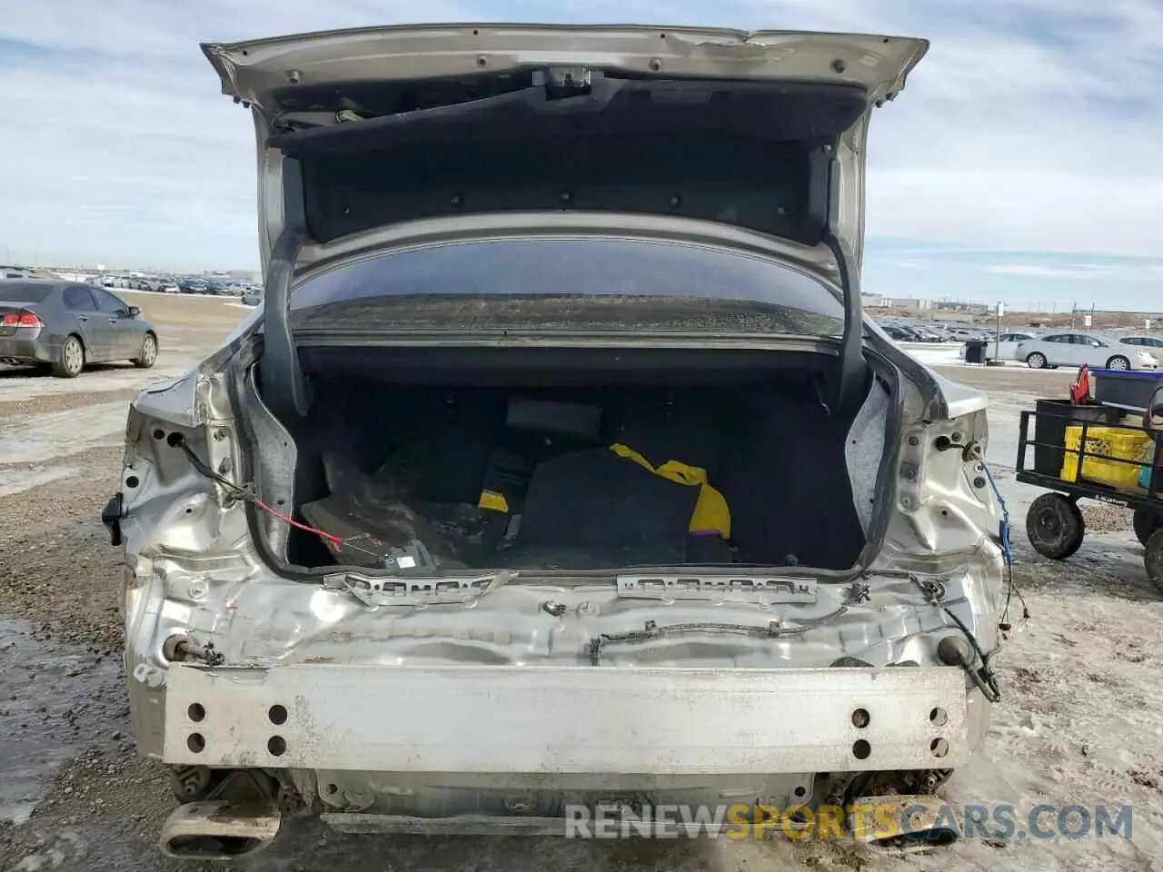 6 fotografías del automóvil dañado JTHD81F22L5040840 LEXUS IS 2020