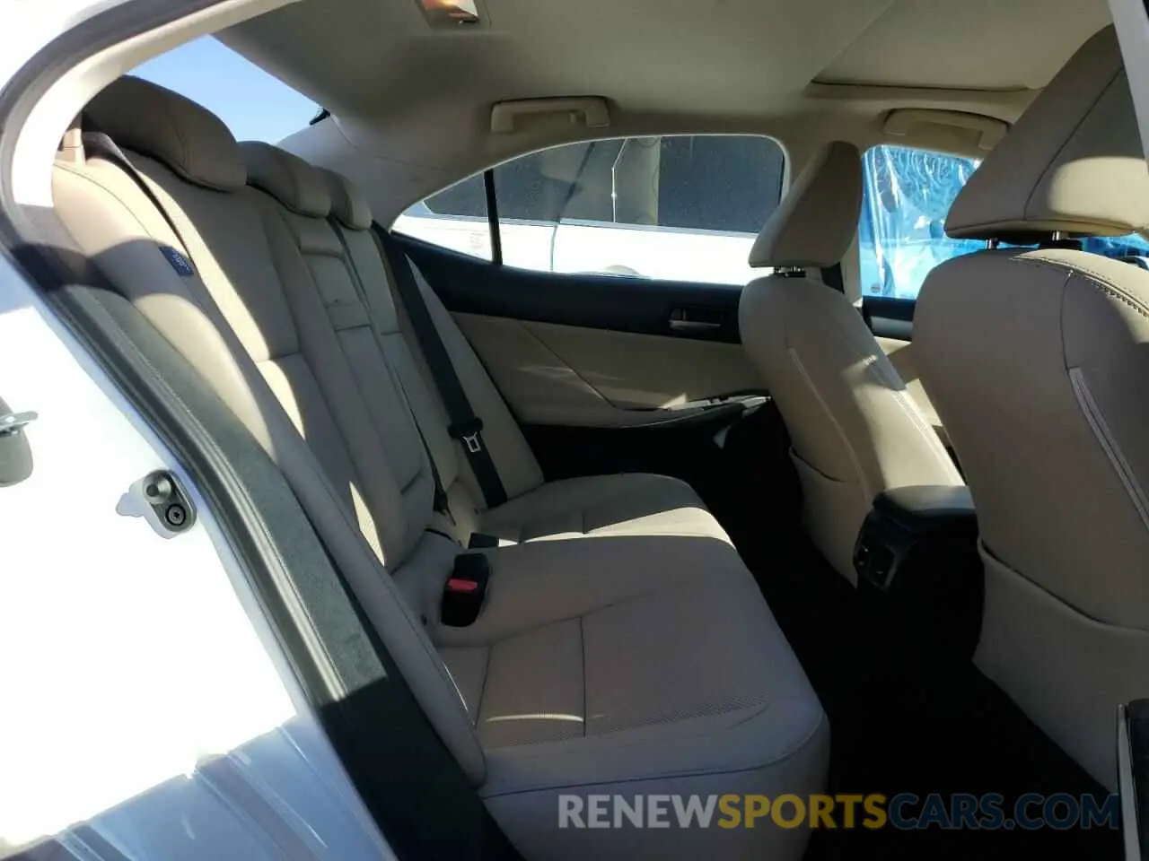10 fotografías del automóvil dañado JTHD81F25L5041559 LEXUS IS 2020