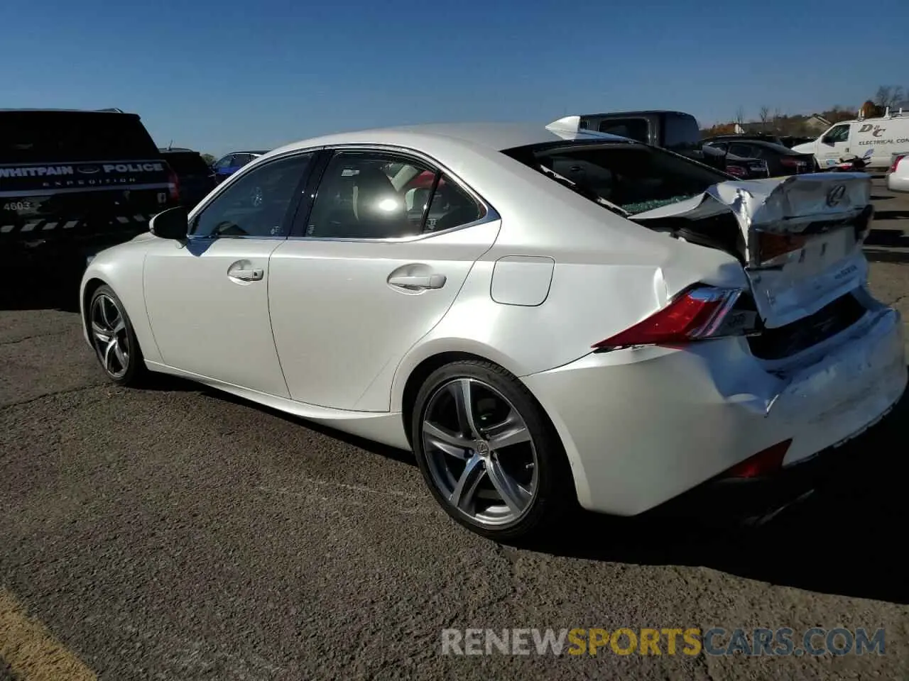 2 fotografías del automóvil dañado JTHD81F25L5041559 LEXUS IS 2020