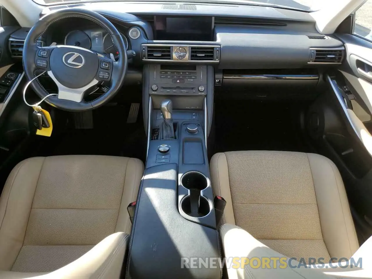 8 fotografías del automóvil dañado JTHD81F25L5041559 LEXUS IS 2020