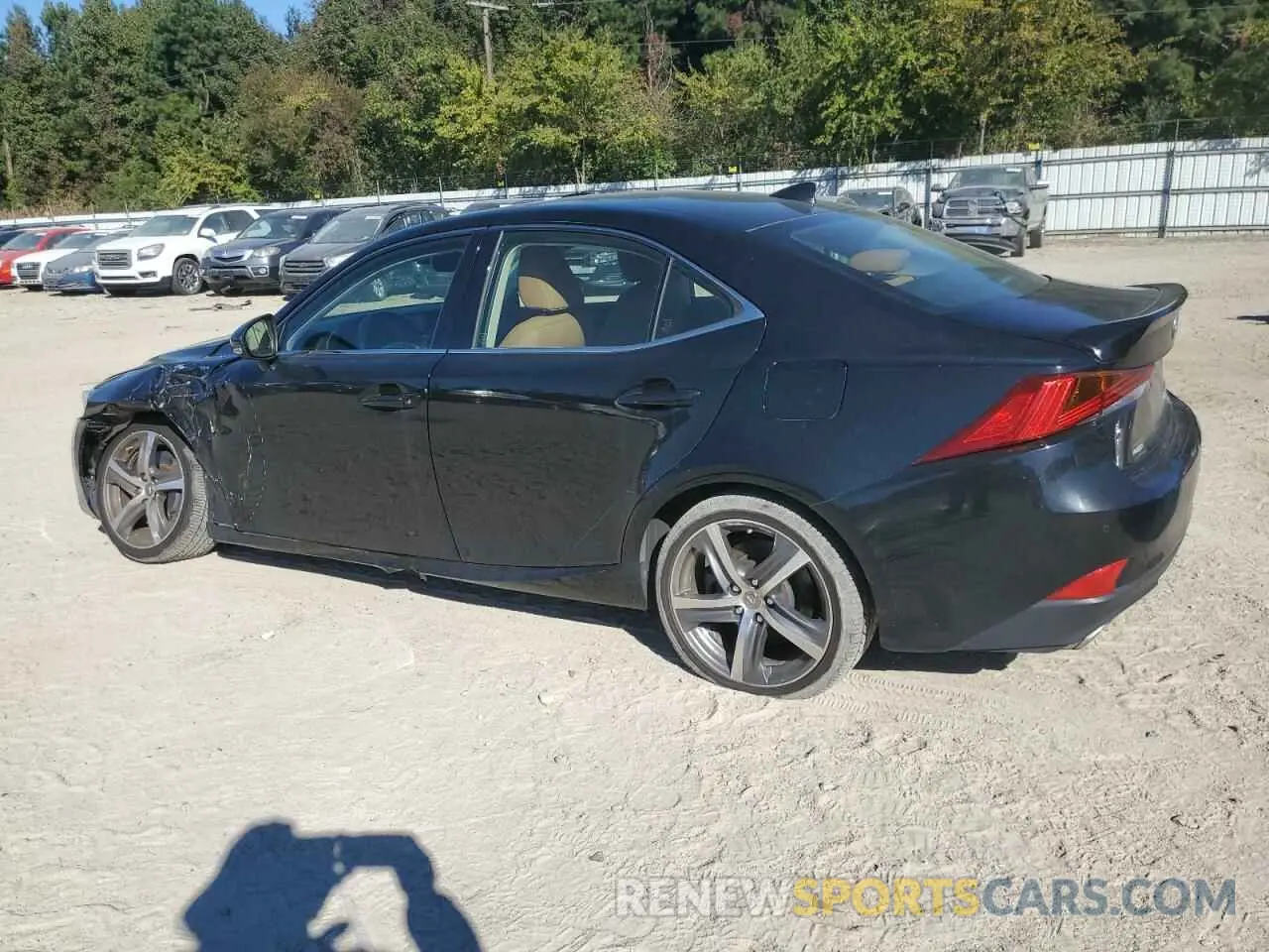 2 fotografías del automóvil dañado JTHD81F27L5041188 LEXUS IS 2020