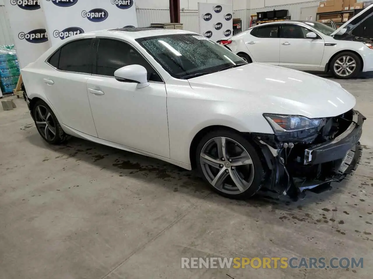 4 fotografías del automóvil dañado JTHD81F28L5042656 LEXUS IS 2020