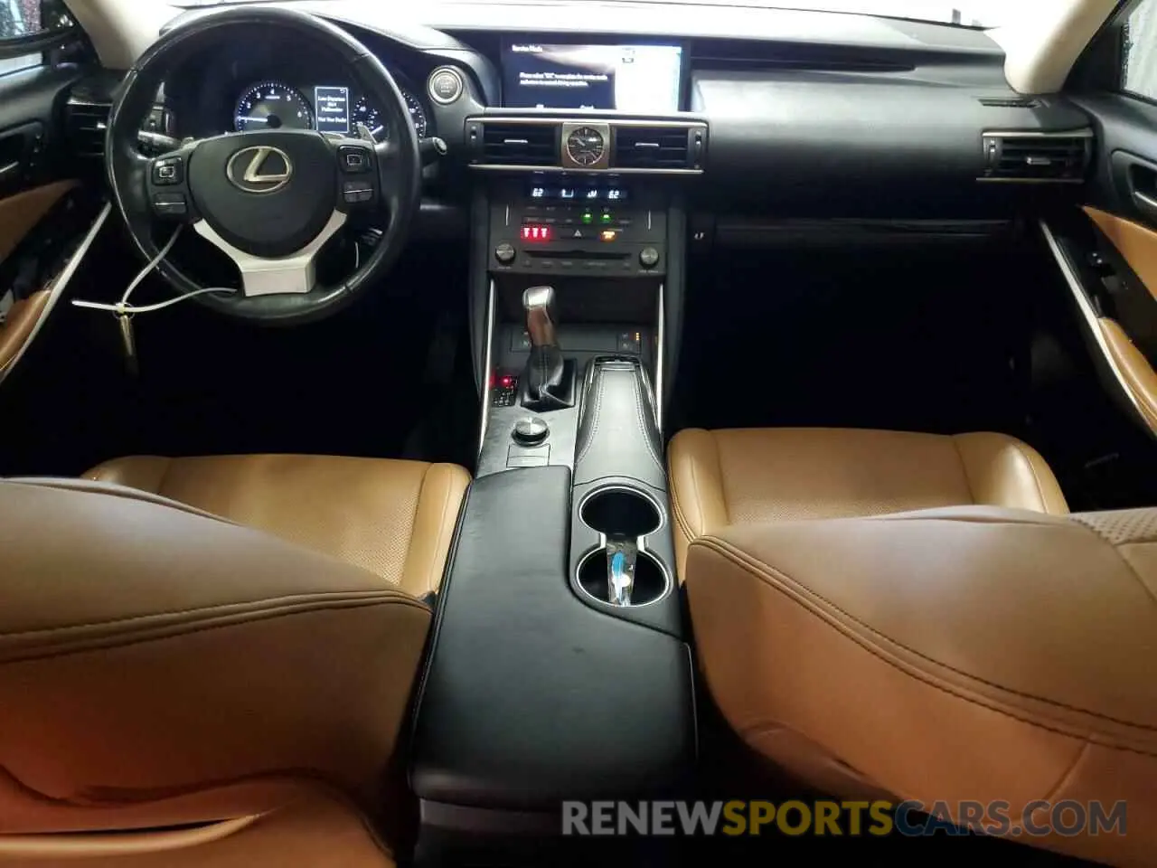 8 fotografías del automóvil dañado JTHD81F28L5042656 LEXUS IS 2020